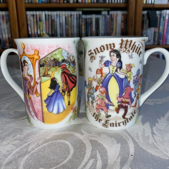 Paul Cardew Snow White 2 piece mug set - Picture 10 of 13